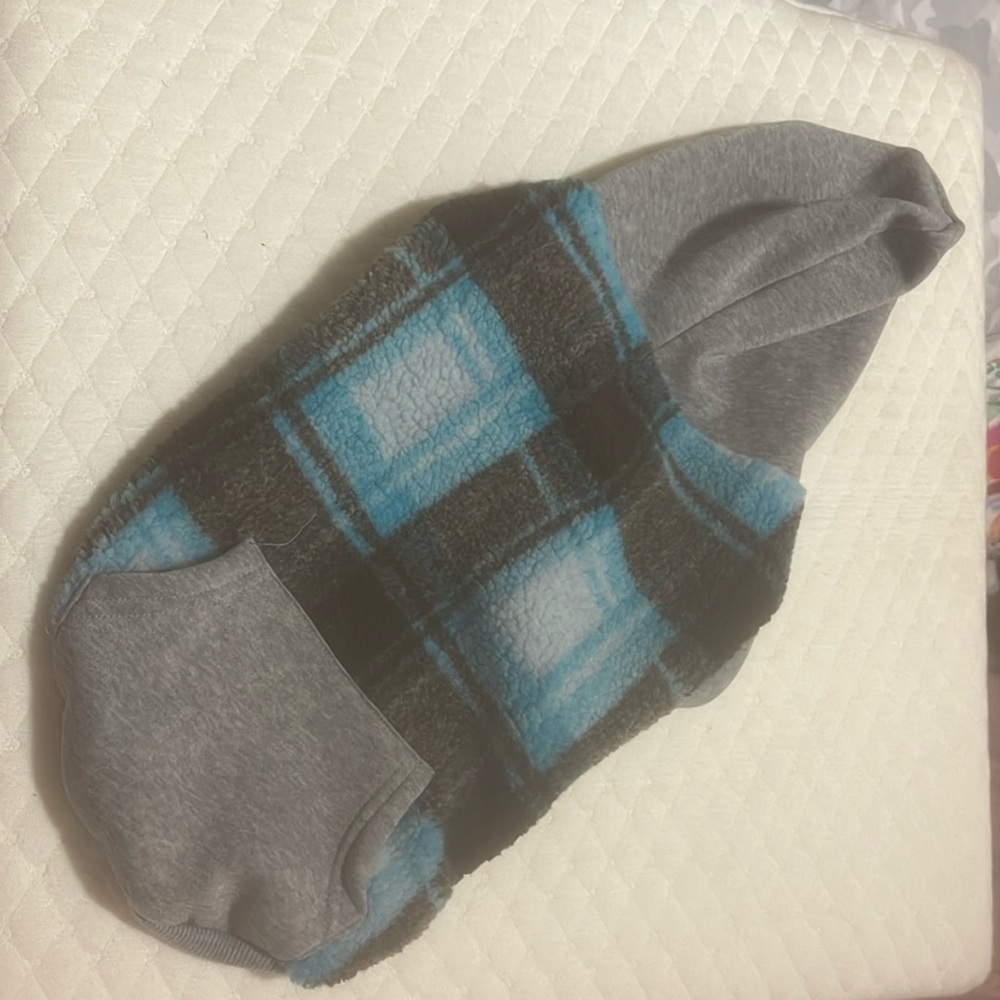 Hoodie Dog sweater size M